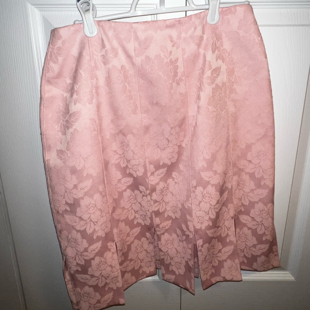 Noviello-Bloom Pink Floral Slitted Skirt | Size 4
